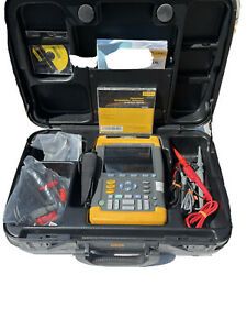 Fluke 199C Digital Oscilloscope great condition - With Probes, Case, Software