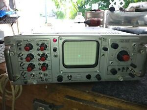 Tektronix type 2B67 type RM 561A oscilloscope engine analyzer amplifier