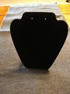 Hildie And Jo Display For Necklace And Earrings Black Velvet NWT IOB