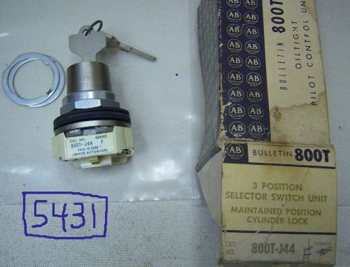 (5431) Allen Bradley 3 Position Selector Switch Cylinder Lock 800T-J44