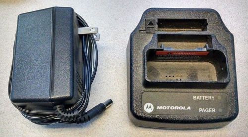 Motorola Minitor V 5 Fire Pager Non-Amplified Desk Battery Charger RLN5703B