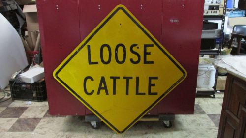 Used vintage aluminum 30&#034;x30&#034; diamond &#034;loose cattle&#034; street reflector sign for sale