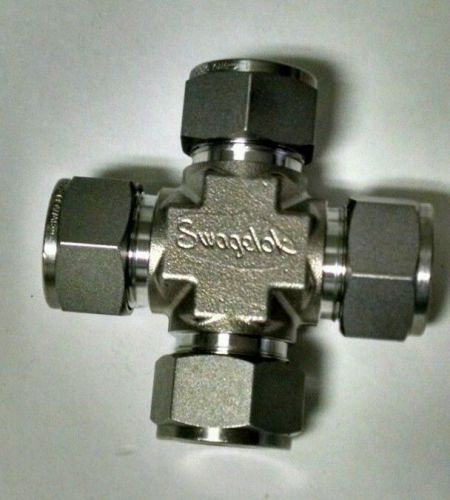 New Swagelok 3/4&#034; Tube Stainless Steel Compression cross Tee, SS-810-3