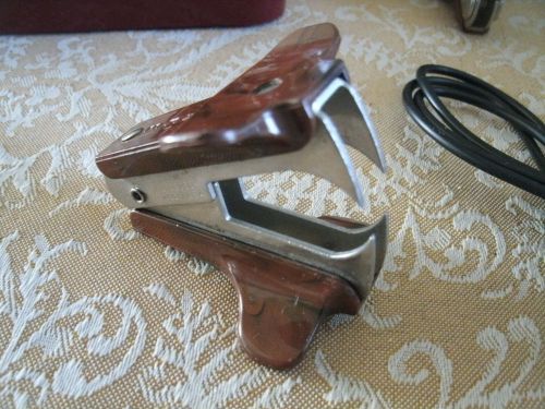 BX105   #2   Vintage Retro  Ace  Staple Remover