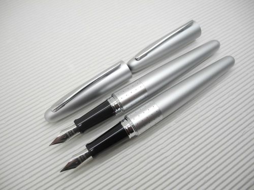 Sliver Pilot FP-MR1-BD F&amp; M nib Fountain pen free C-20 Converter with box(Japan)