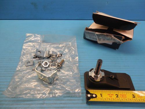 NEW IN BOX SOUTHCO 62-40-251-2 DOOR LATCH HARDWARE INDUSTRIAL CONSTRUCTION