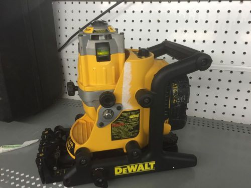 DEWALT DW073 CORDLESS ROTARY LASER w/ CASE LASER DETECTION KIT