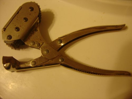 Rotating cattle ear tatoo pliers for sale