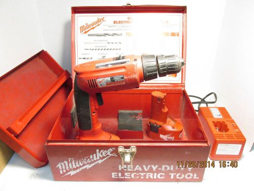Milwaukee 0415-02 Heavy Duty 3/8&#034; Drill/Driver 12V w/ case, battery, &amp; charger