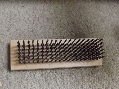 *NEW* DQB - WIRE SCRATCH BRUSH, STRAIGHT BACK, 6 X 19 ROW, TEMPERED STEEL, WOOD