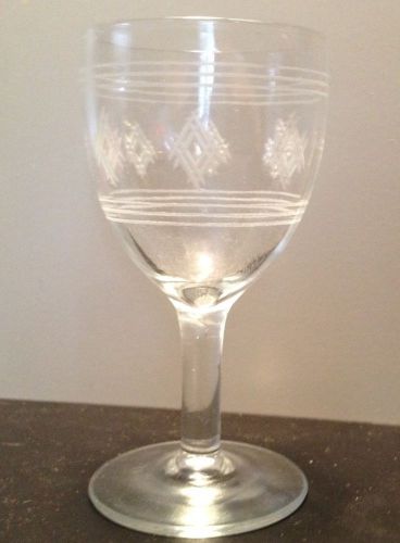 Beautiful Etched Wine Tasting Glass Perfect condition VERY elegant 4.5 inches