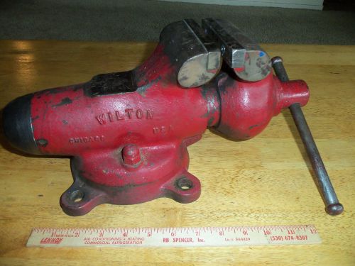 Wilton No.4 Bullet Vice Made August 1946 with Swivel 4 hole base with anvil