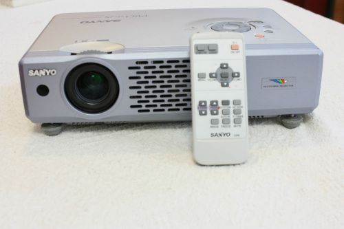SANYO PROXTRA X MULTIVERSE PROJECTOR PLC-XU41 &amp; REMOTE CONTROL  MADE IN JAPAN