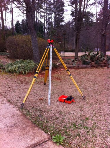Sokkia c41 automatic level with tripod and 16 foot periscoping  elevation  rod for sale