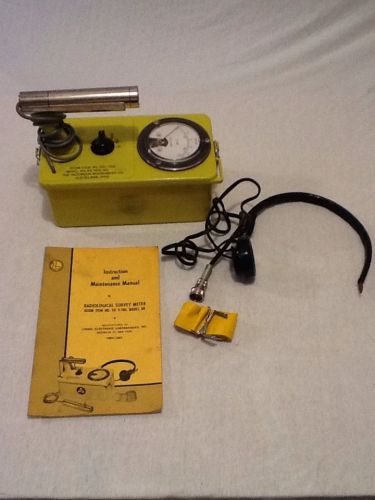 Vintage Radiological Durvey Meter No. CD V-700 Model 6B