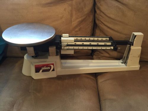 VINTAGE OHAUS Triple Beam Balance Scale 2610g Made in USA