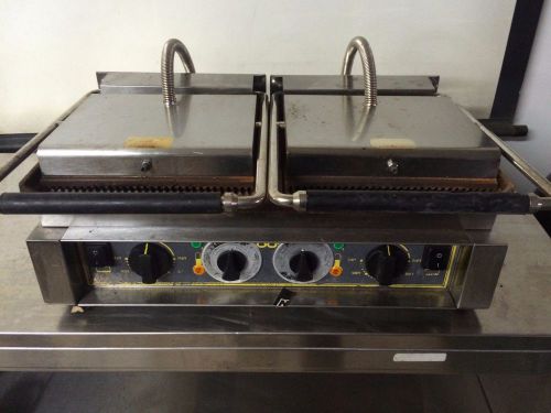 EquipEx Grooved Grill Pannini Sandwich Press Deli Equipment