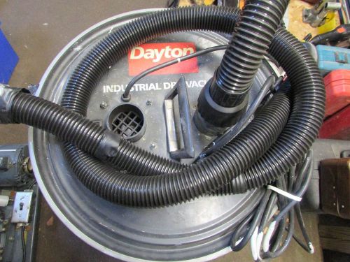 Dayton Industrial Dry Vacuum Model 32579A 28 Gallon 120 V 60 Hz Working Unit