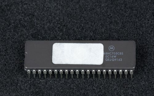 Motorola XC/MC68HC705C5S MC68HC705C8S MCU 8-Bit HC05 CPU 4K EPROM DIP-40