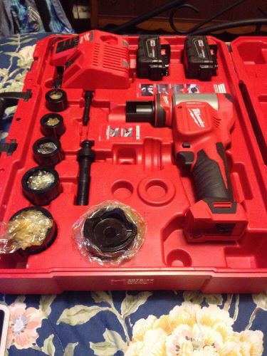 Milwaukee 2676-22 Force logic M18  10-ton Knockout Tool 1/2&#034; To 2&#034; Kit