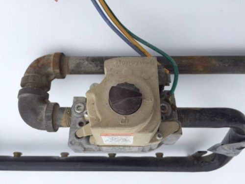 Honeywell rudd vr8205h 8016 furnace gas burner assembly 24v control valve used for sale