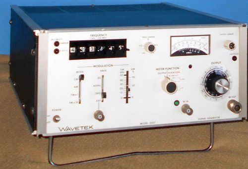 + wavetek 3007 signal generator 1khz - 520mhz powers on for sale