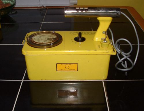 Geiger Counter  CDV-700 Mod 6a with calibration source, Headphone and batteries