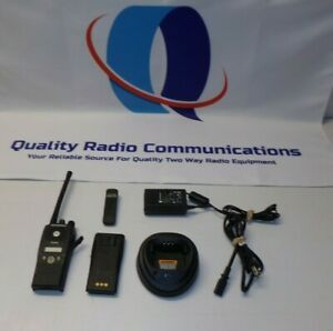 Motorola PR400 146-174 MHz VHF Two Way Radio with Charger AAH65KDF9AA3AN