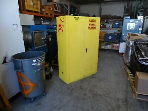 Justrite 25452 Flammable Liquid Storage Cabinet 45 Gallon 170 Liter Self Closing