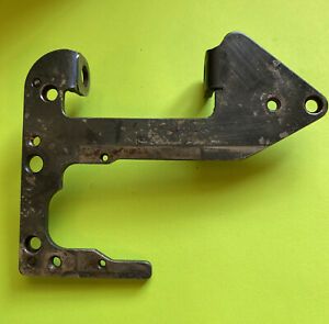 *USED* 51480D-UNION SPECIAL-THROAT PLATE SUPPORT *FREE SHIPPING*