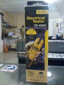 Fluke T5-H5-1AC Voltage/Continuity/Current Tester Kit with Holster