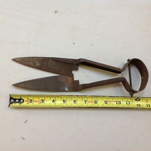 ANTIQUE VINTAGE VILLAGE BLACKSMITH SHEEP SHEARS CLIPPERS TOOL