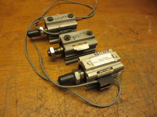 SMC CDQ2B32-30DM-F79W Lot of 3 NEW OLD STOCK  Pneumatic Cylinders Actuators