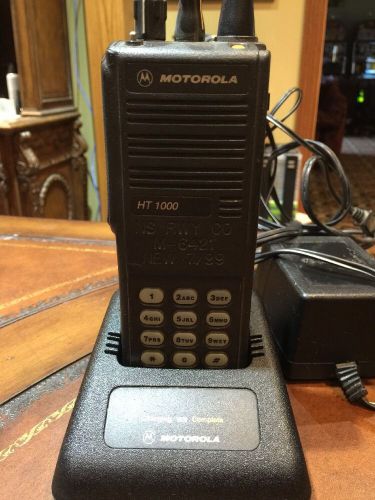 Motorola HT1000 VHF  FCC 2489FT3768 MOD# H01KDC9AA3DN