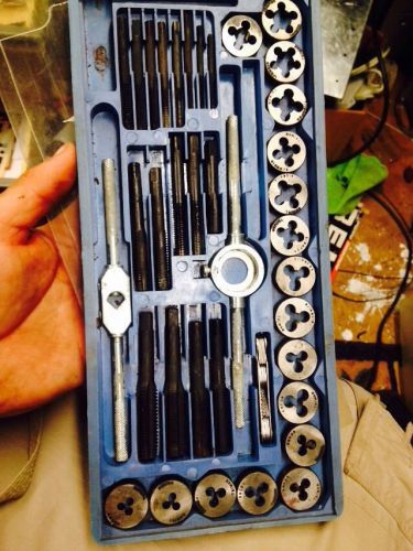 S.A.E. Tap &amp; Die Set 40 Piece Carbon Steel In Great Condition