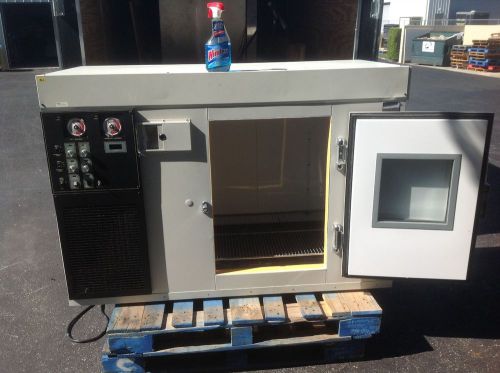 Environmental test chamber lindburg blue m revco pg-6-745-a (60&#034;) heat cold big for sale