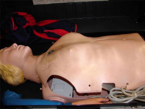 LAERDAL RESUSCI Recording ANNE FULLSIZE CPR TRAINING MANIKIN w HARD CASE