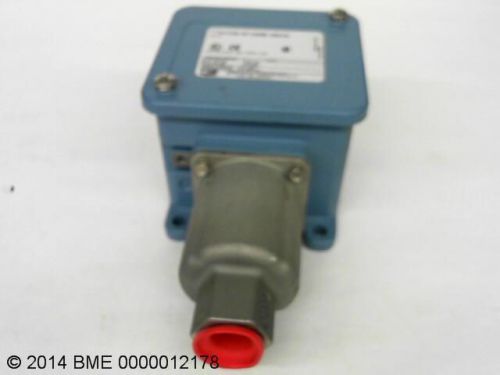 United electric controls pressure switch -  h105-s156b 9645 - 125 psi - new for sale