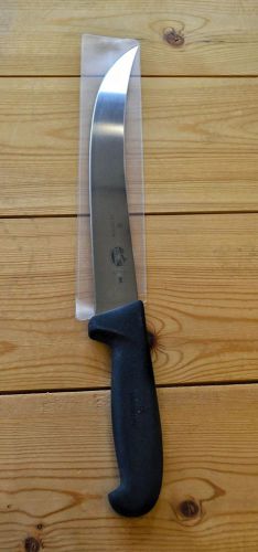 VICTORINOX MEAT CUTTER&#039;S 10 INCH CURVED BREAKING KNIFE