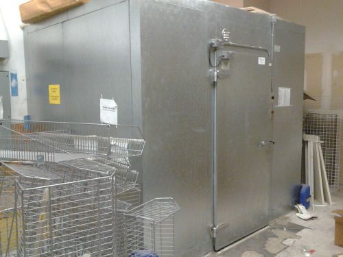 WALK IN COMBO:FREEZER 8&#039;X10X8&#039; COOLER 8&#039;X6&#039;X8&#039; TALL PLUG AND PLAY 220V YEAR 2010