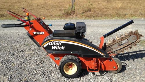*NICE* DITCH WITCH,1330, 13HP HONDA,SHARKS TOOTH, WALK BEHIND TRENCHER,HYDRAULIC