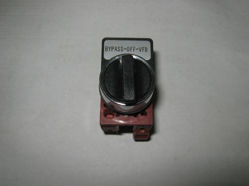 Siemens 3 Position Selector Switch With 3SB1400-0B &amp; 3SB1400-0G Contacts, Used