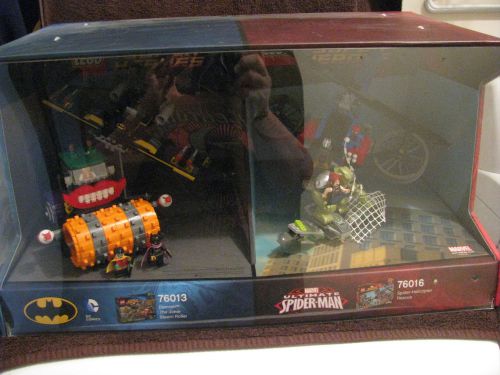 Lego Display Case Lighted Superman and Spiderman 76013 +76016