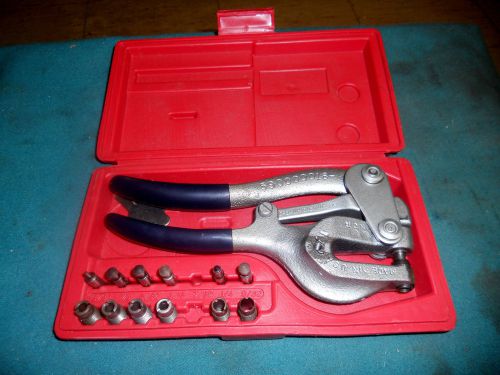 Roper Whitney #5 Jr. Hand Punch, original Plastic Storage Case with Punches