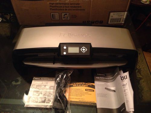 Fellowes Voyager 125 Laminator with Pouch Starter Kit - NEW In Box