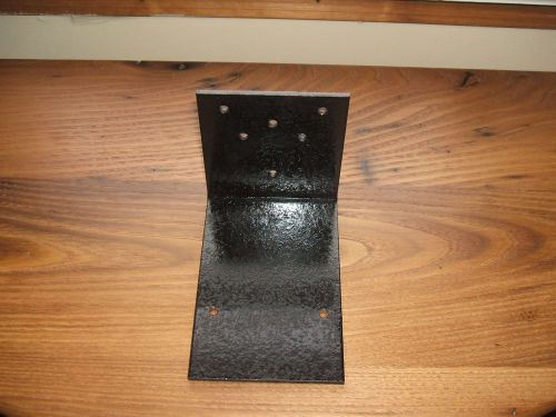 Steel Right Angle Wall Bracket For Mounting RB16 Beaver Gumball Vending Machines