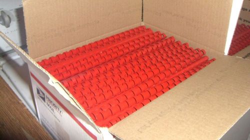 7/16&#034; Red Plastic Binding Combs - 250 pk