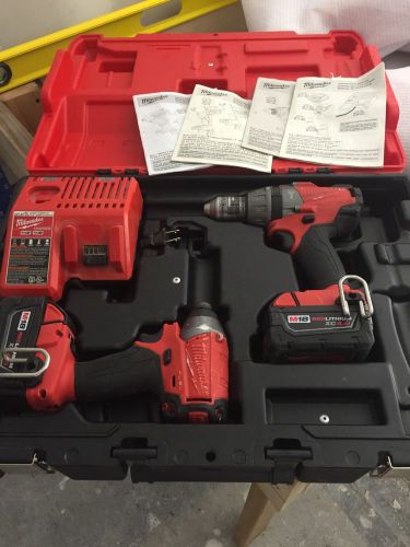 milwaukee fuel drill driver combo 2797-22 case m18 batteries charger Brushless