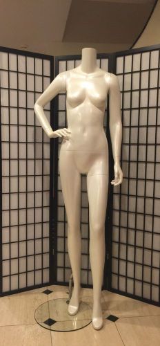 Fiberglass Gloss Pearl Female Mannequin Full Body Retail Fashion Clothes Display