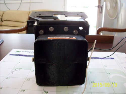 FEDERAL SIGNAL MODEL MS 100 SIREN SPEAKER WITH MOUNTING BRACKET